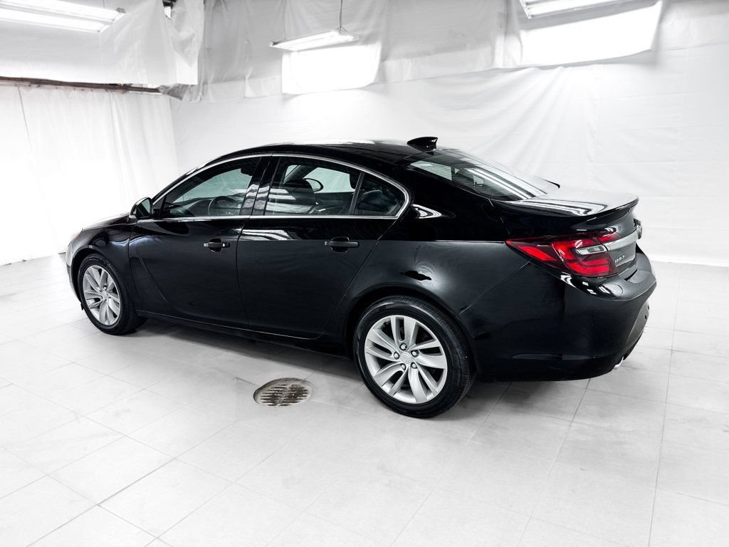 Used 2017 Buick Regal Premium AWD image 3