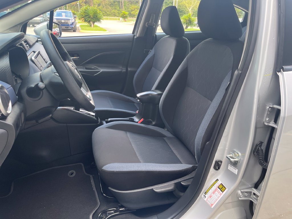Certified 2023 Nissan Versa SV FWD image 12