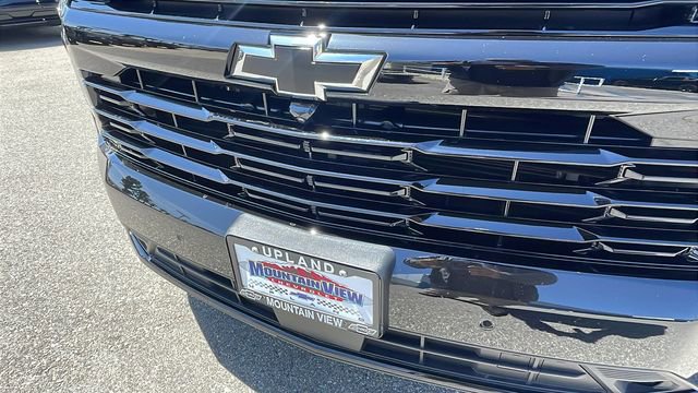 Used 2025 Chevrolet Suburban RST w/ Comfort Package AWD/4WD image 9