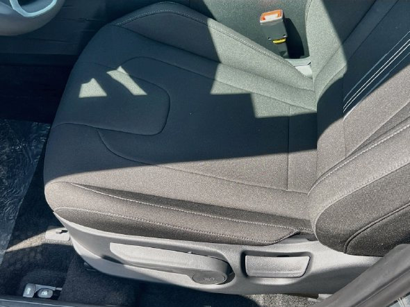 New 2026 Hyundai Elantra Hybrid FWD image 21