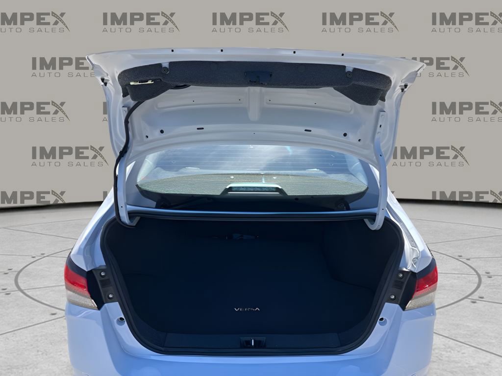 Used 2025 Nissan Versa SV FWD image 20
