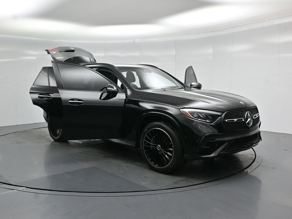 Used 2025 Mercedes-Benz GLC 300 image 35