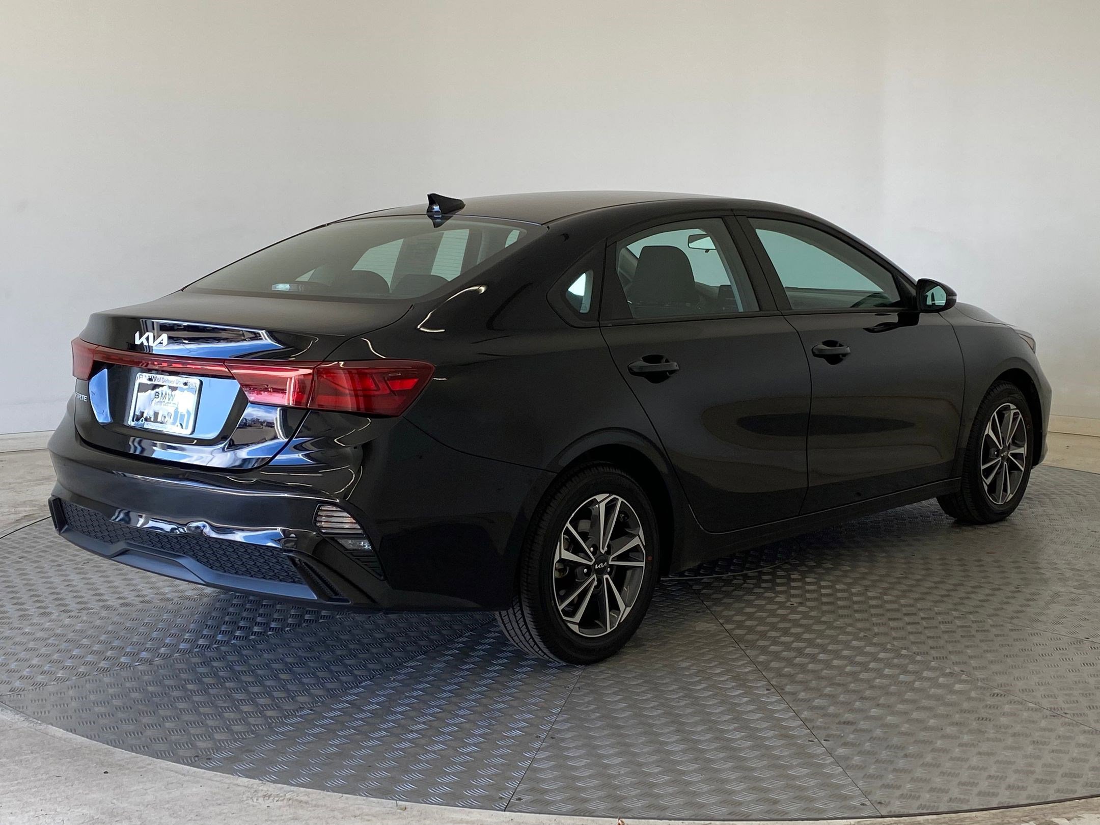 Used 2024 Kia Forte LXS w/ LXS Technology Package image 9