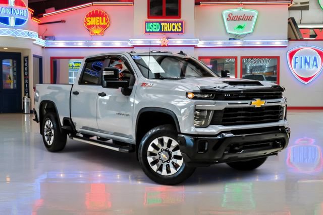 Used 2025 Chevrolet Silverado 2500 Custom w/ Custom Value Package AWD/4WD image 1