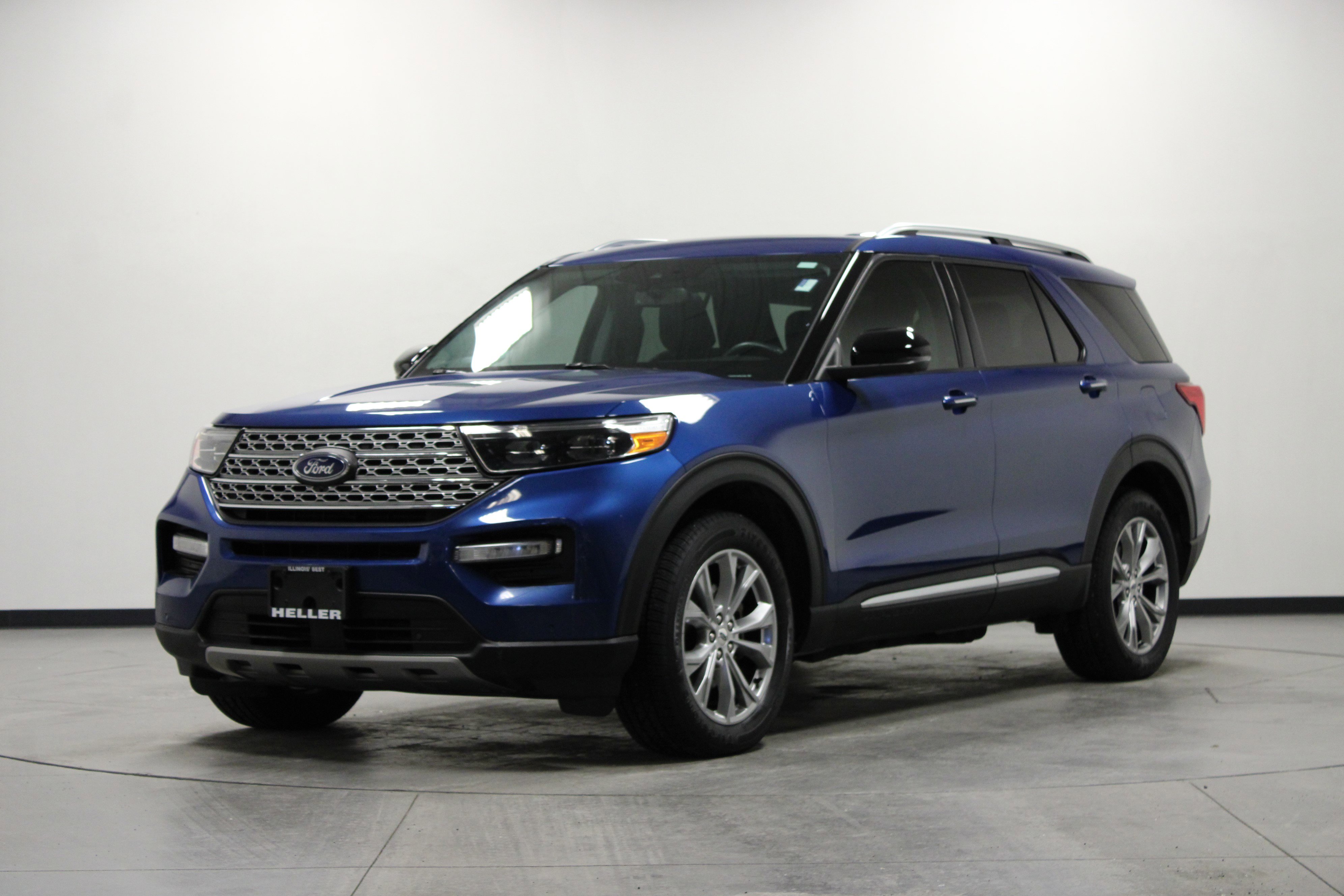 Used 2021 Ford Explorer Limited w/ Equipment Group 301A image 8