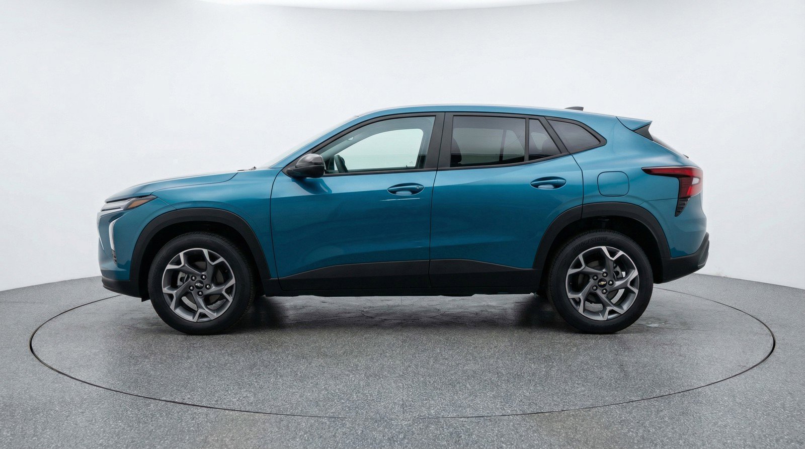 Used 2025 Chevrolet Trax LT w/ LT Convenience Package FWD image 5