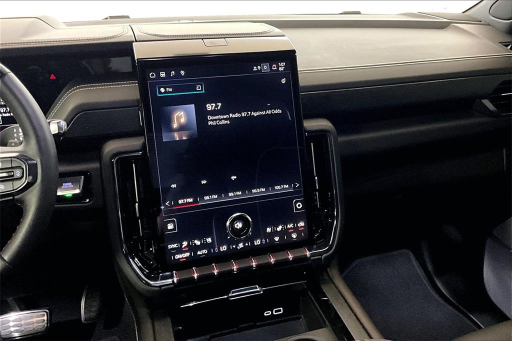 Used 2025 GMC Yukon AT4 Ultimate image 5