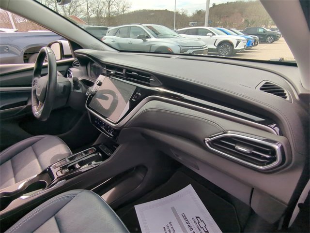 Certified 2022 Chevrolet Bolt EUV LT w/ Convenience Package image 28