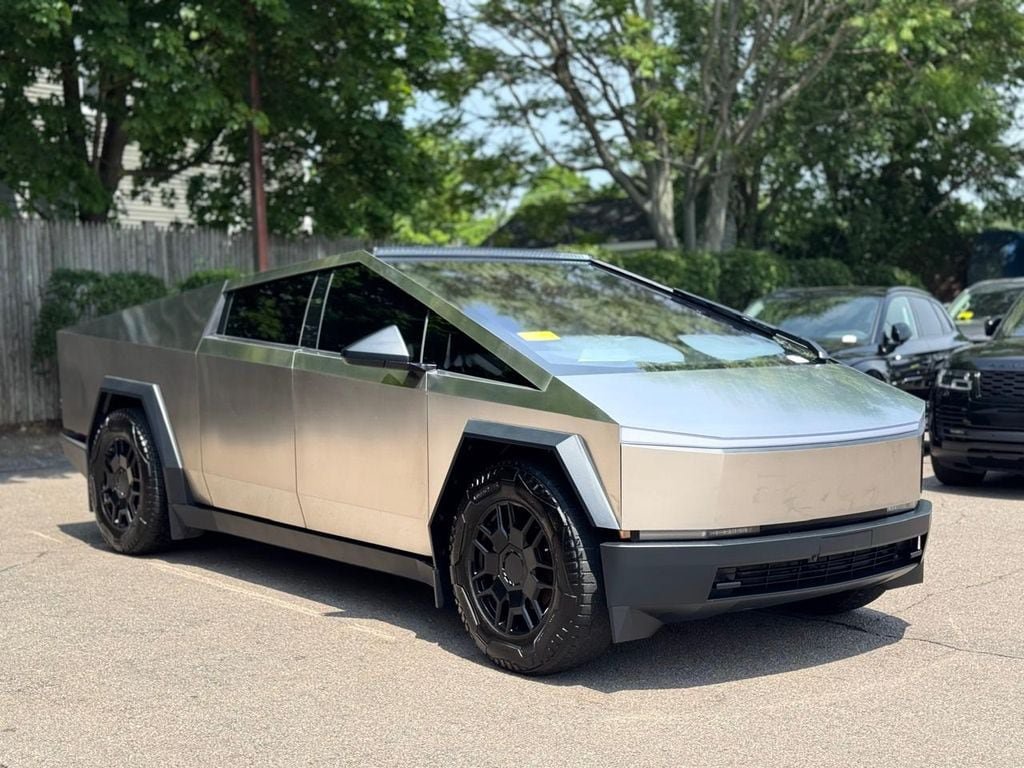 Used 2024 Tesla Cybertruck Cyberbeast AWD/4WD image 8