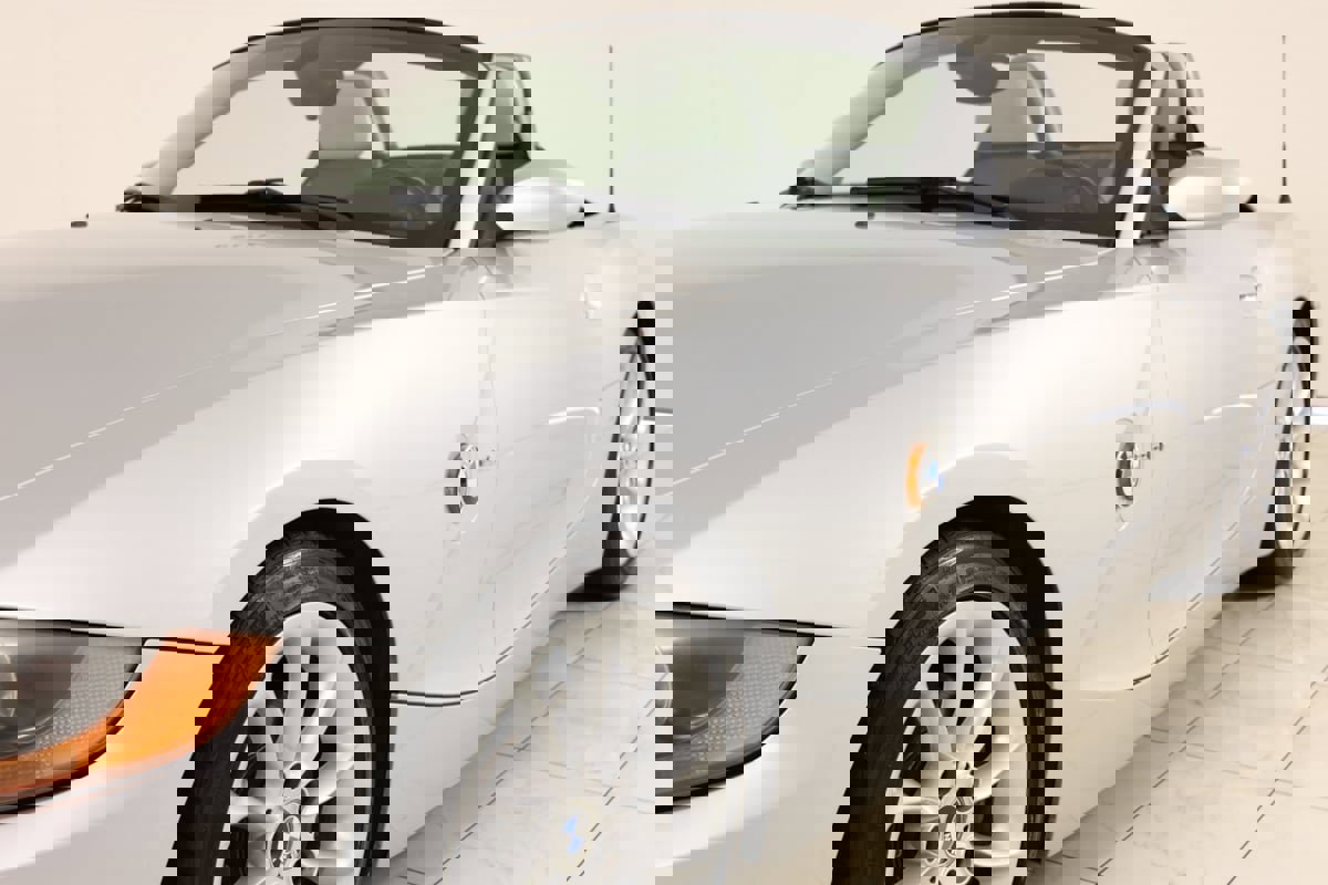 Used 2004 BMW Z4 2.5i image 38