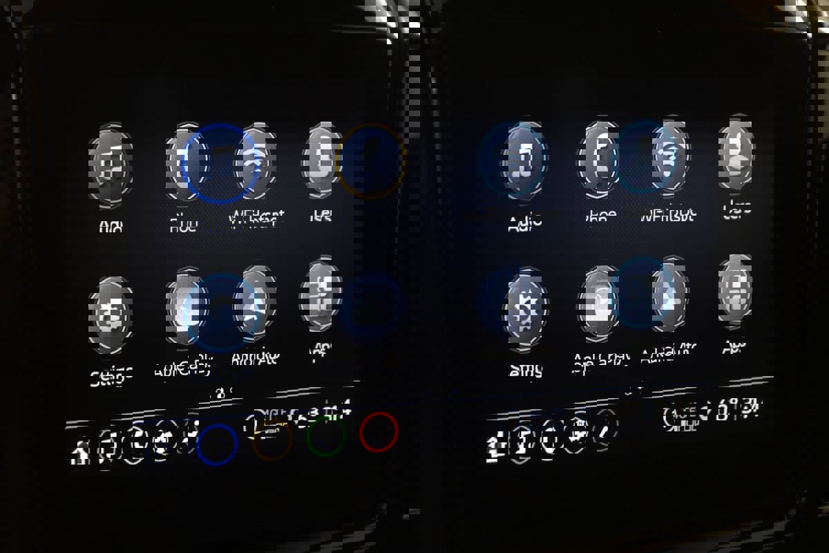 Used 2023 Chevrolet Traverse LT w/ LPO, Cargo Package image 31