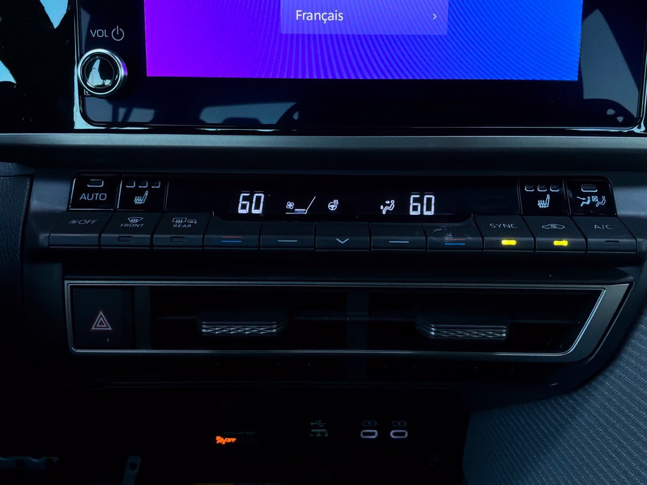 Used 2025 Toyota Camry SE w/ Convenience Package FWD image 30