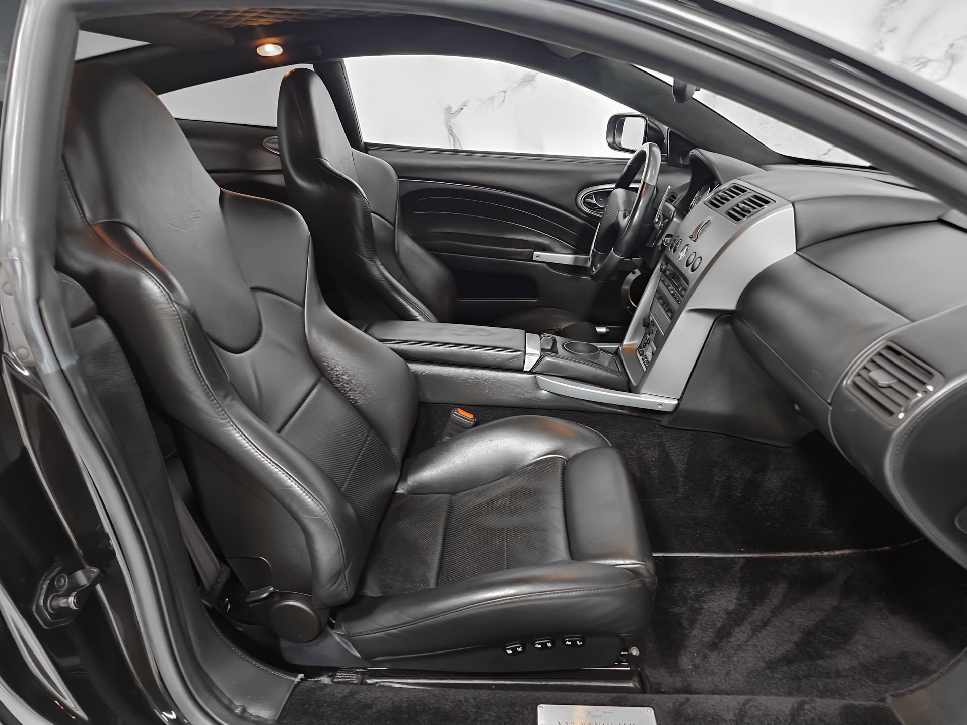 Used 2004 Aston Martin Vanquish RWD image 2