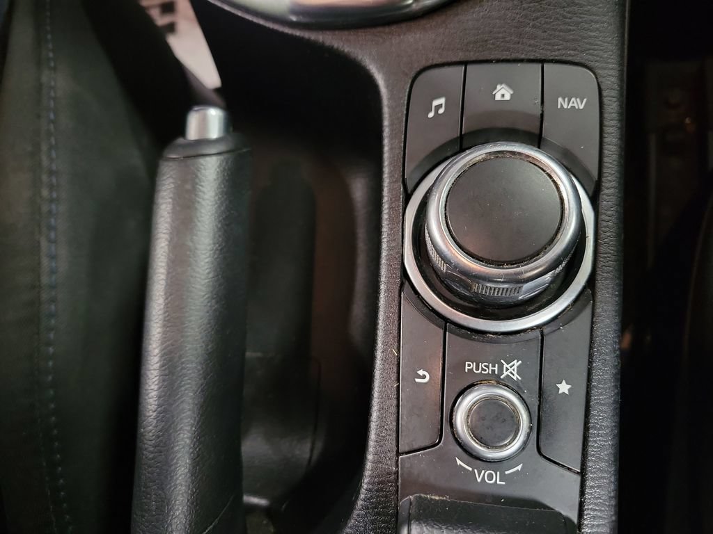 Used 2017 Toyota Yaris iA FWD image 19
