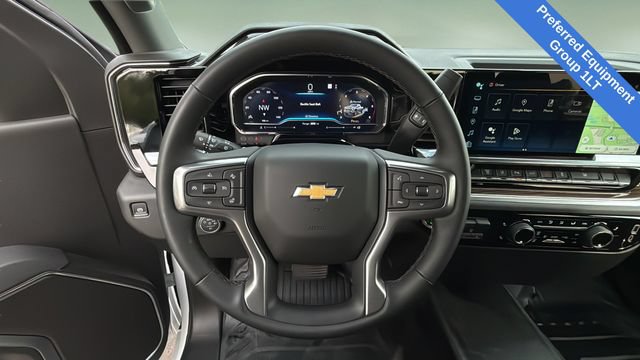 Used 2025 Chevrolet Silverado 3500 LT w/ Safety Package AWD/4WD image 15