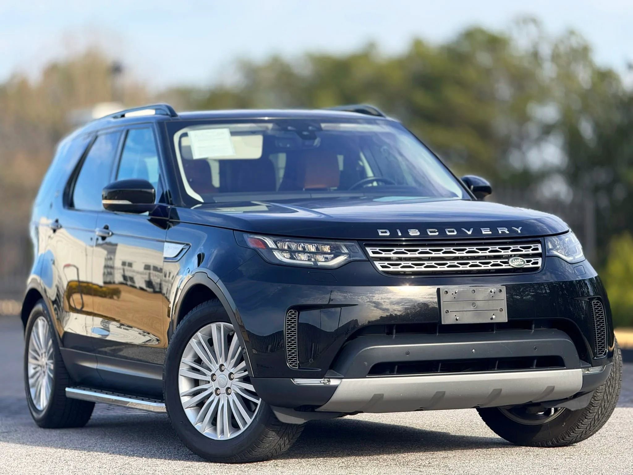 Used 2018 Land Rover Discovery HSE Luxury image 4
