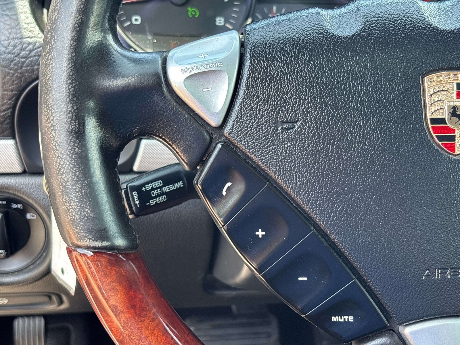 Used 2010 Porsche Cayenne AWD/4WD image 15