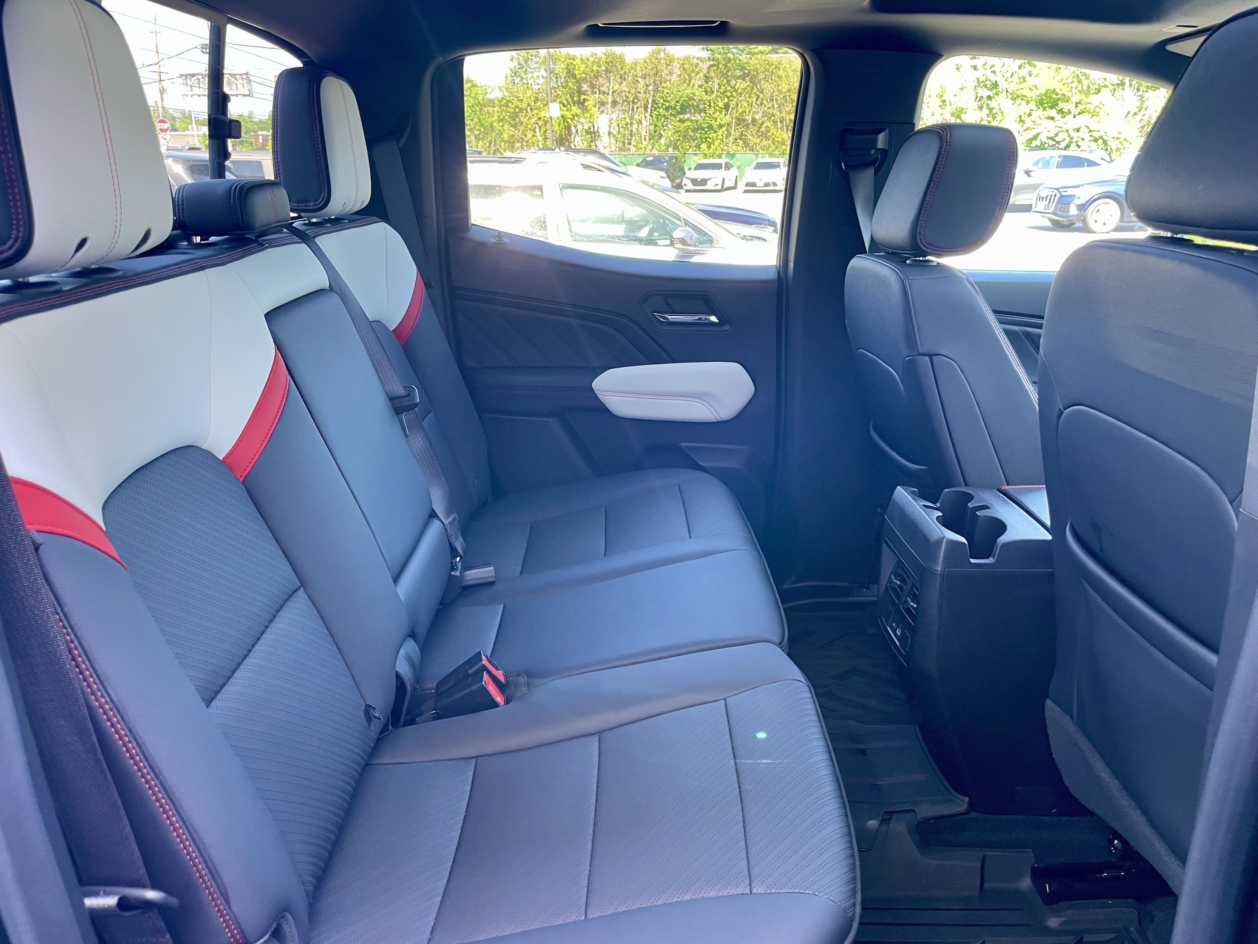 Used 2024 GMC Canyon AT4X AWD/4WD image 31