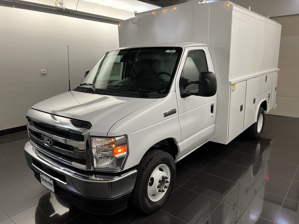 New 2026 Ford E-350 and Econoline 350 Super Duty w/ Power Equipment Group image 3