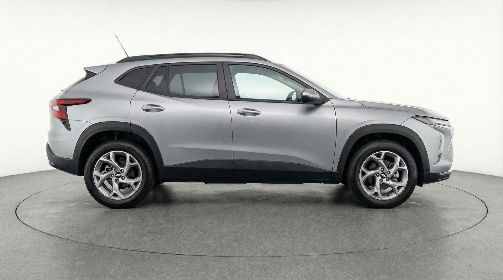 Used 2025 Chevrolet Trax LT image 11