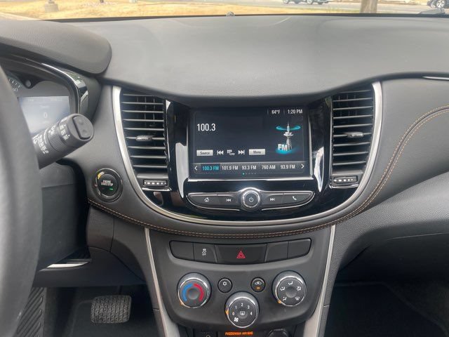 Used 2017 Chevrolet Trax LT w/ LT Convenience Package FWD image 7