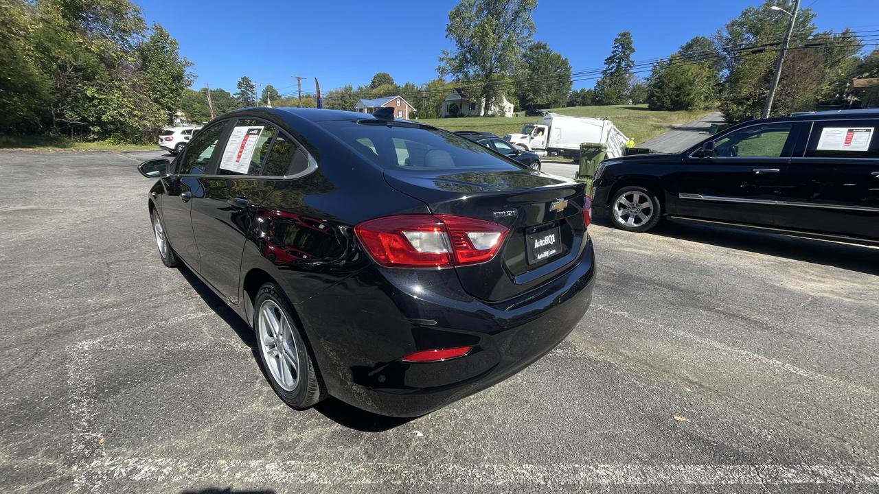 Used 2018 Chevrolet Cruze LT FWD image 6
