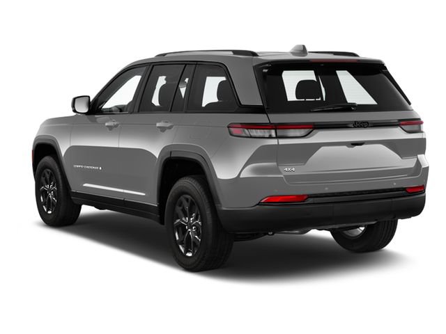 Used 2024 Jeep Grand Cherokee Altitude image 2