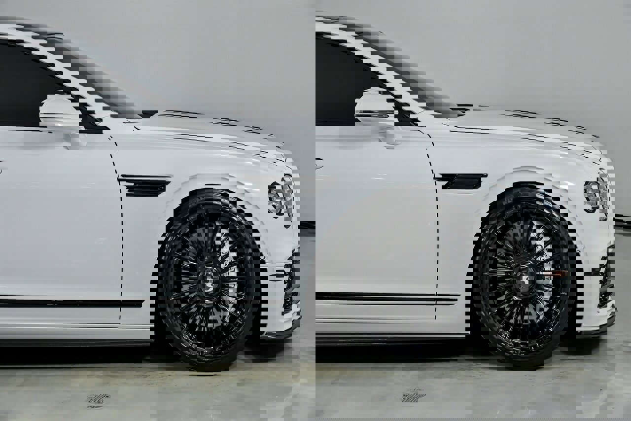 Used 2023 Bentley Flying Spur V8 image 15