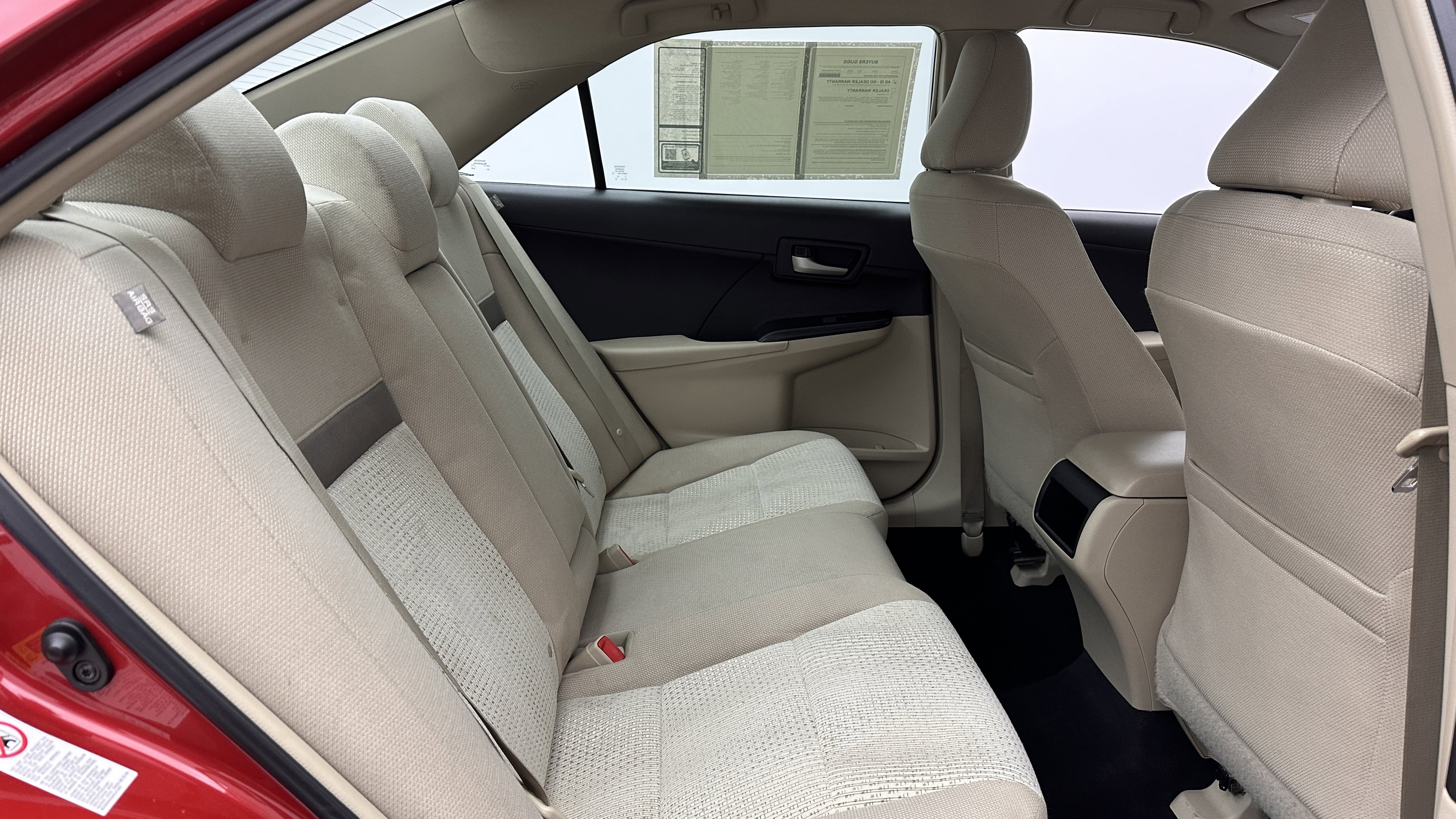 Used 2013 Toyota Camry LE image 29