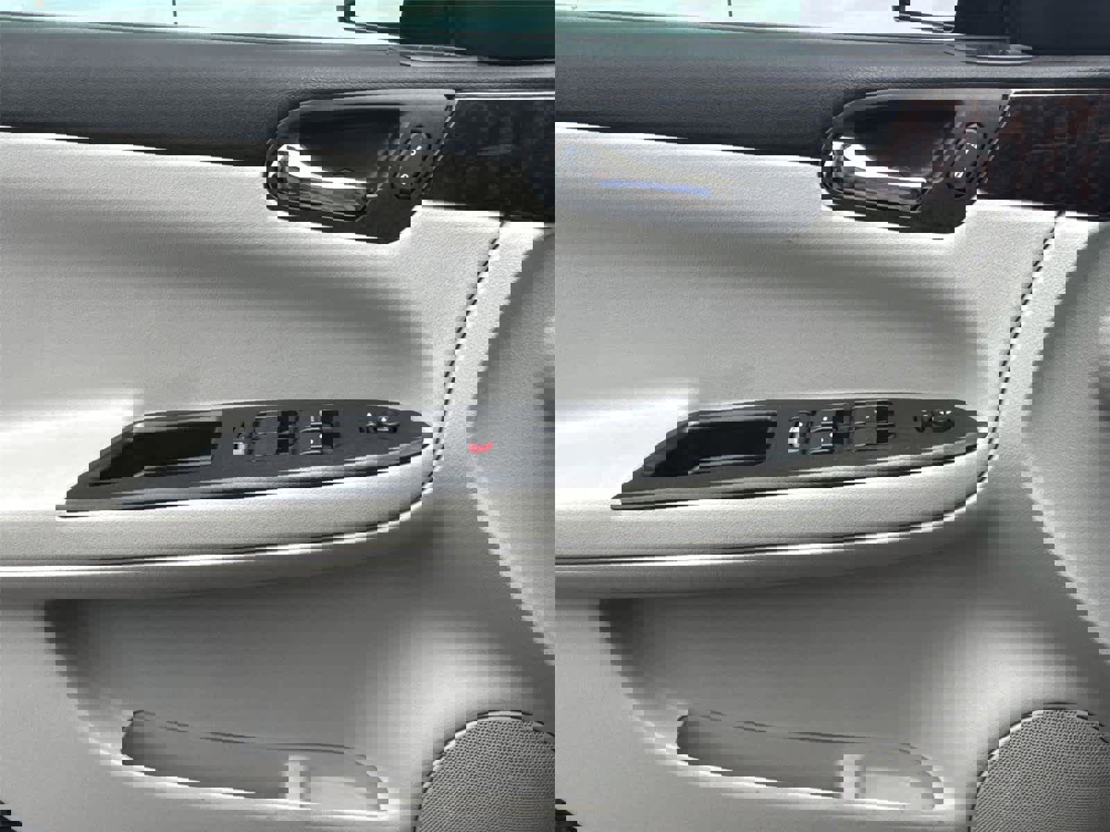 Used 2012 Chevrolet Impala LTZ FWD image 21