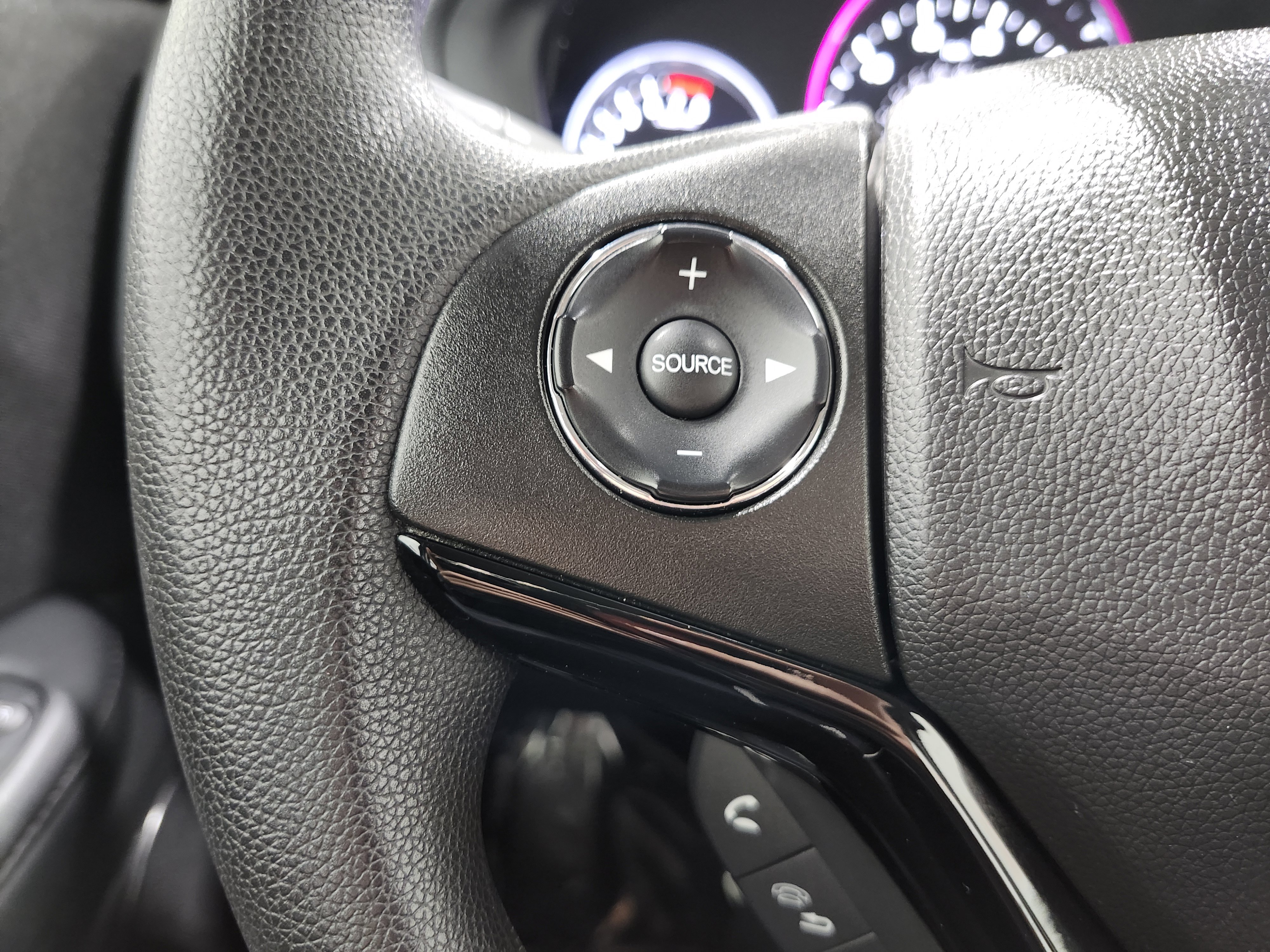 Used 2018 Honda HR-V LX image 32