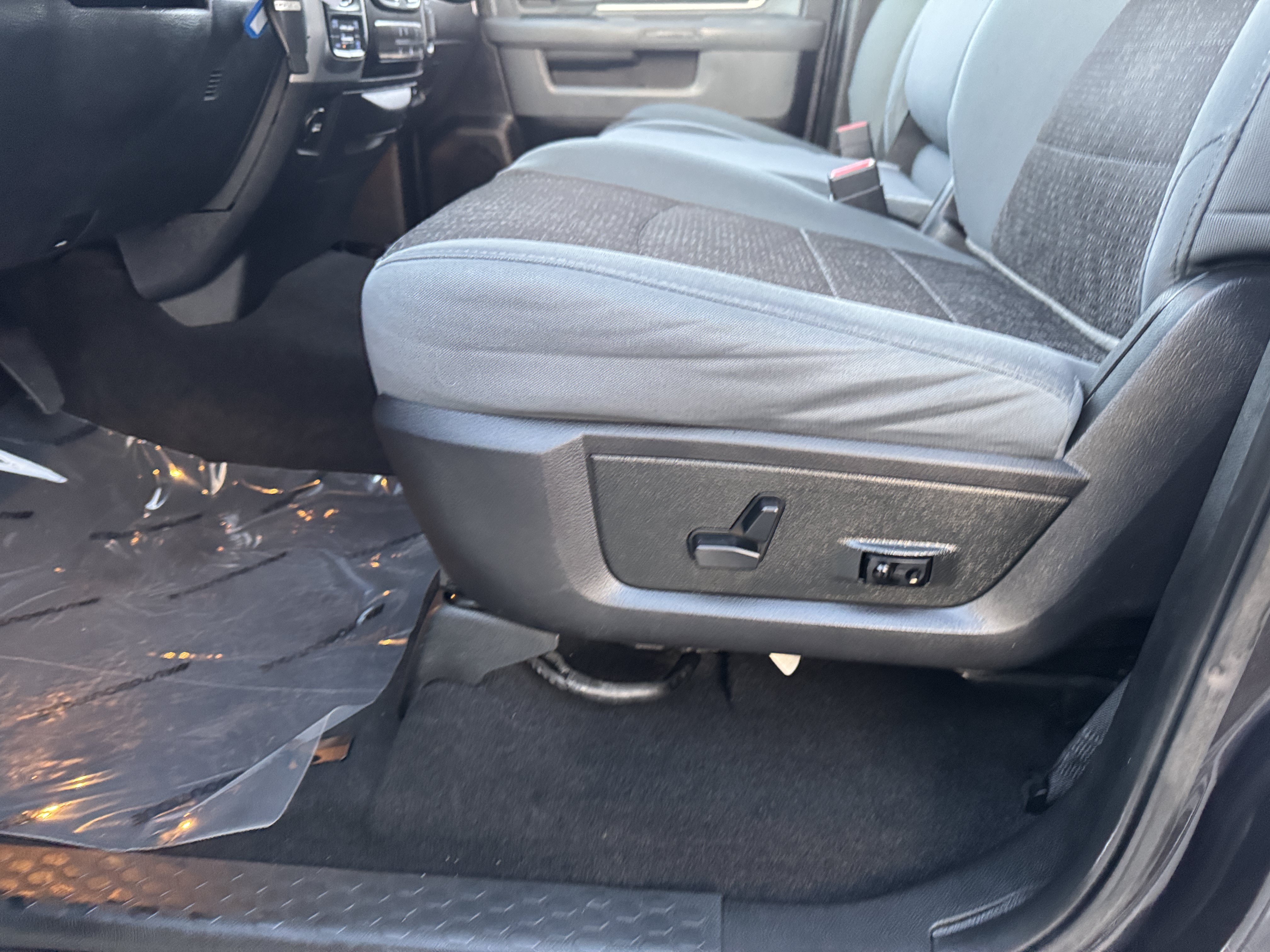 Used 2018 RAM 1500 Big Horn AWD/4WD image 27