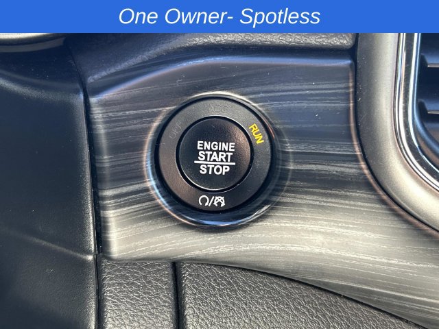 Used 2019 Jeep Grand Cherokee Laredo AWD/4WD image 22