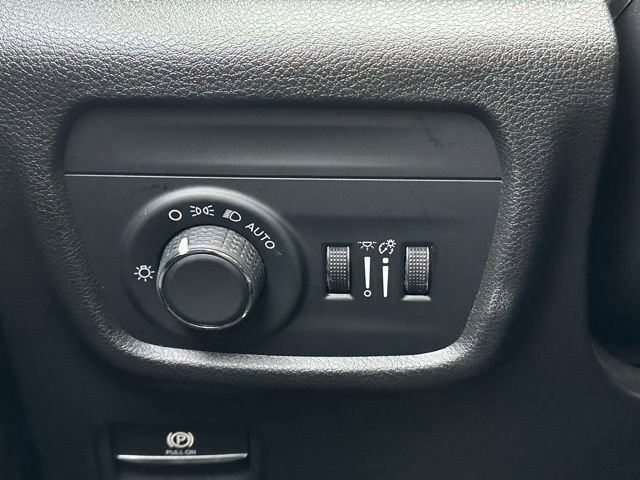Used 2023 Jeep Grand Cherokee Altitude image 19
