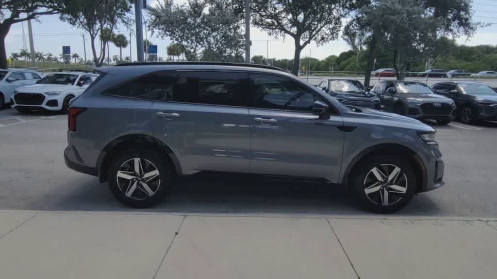 Used 2023 Kia Sorento S w/ Panoramic Sunroof Package FWD image 9