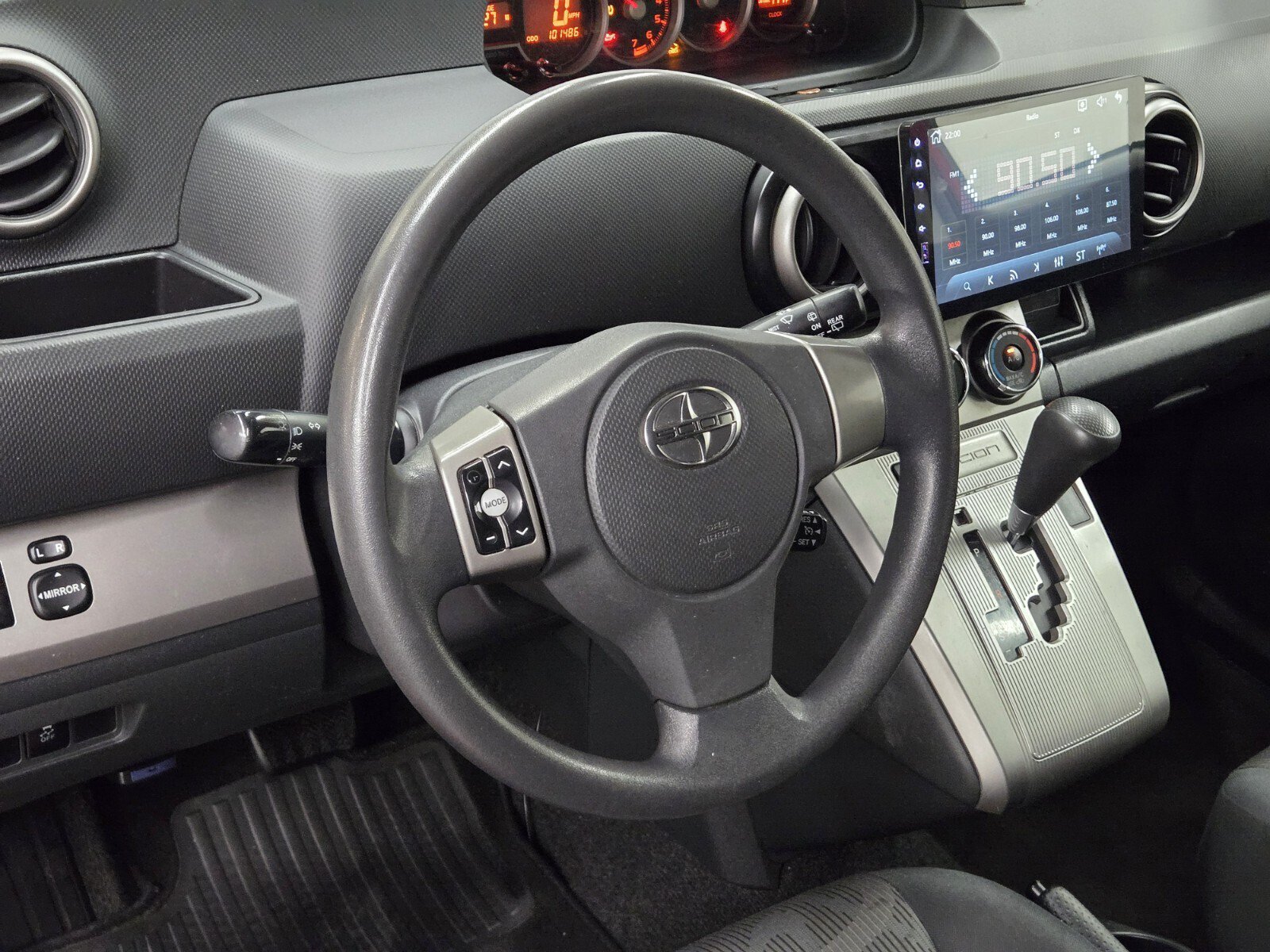Used 2015 Scion xB FWD image 15