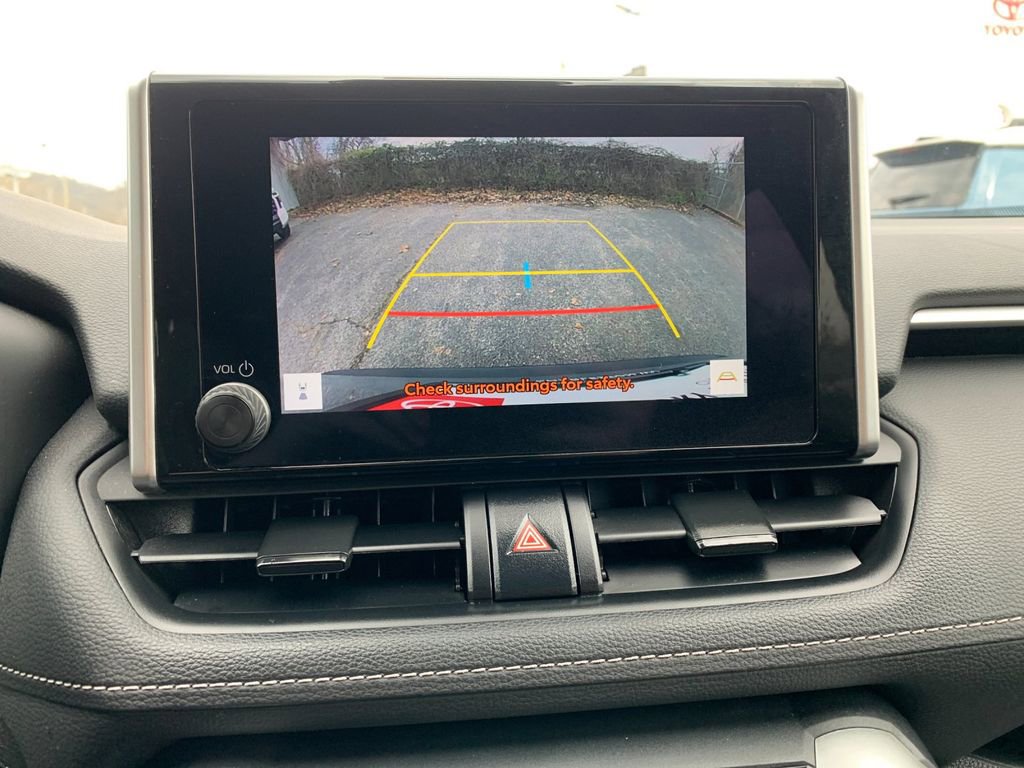 Used 2025 Toyota RAV4 XLE image 23