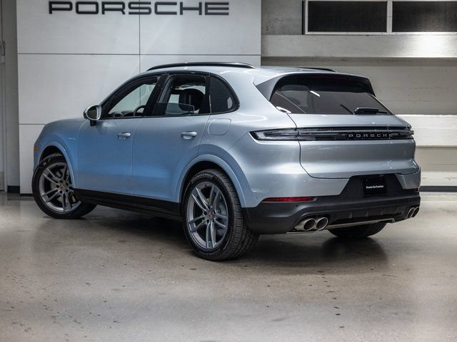 Certified 2026 Porsche Cayenne S AWD/4WD image 3