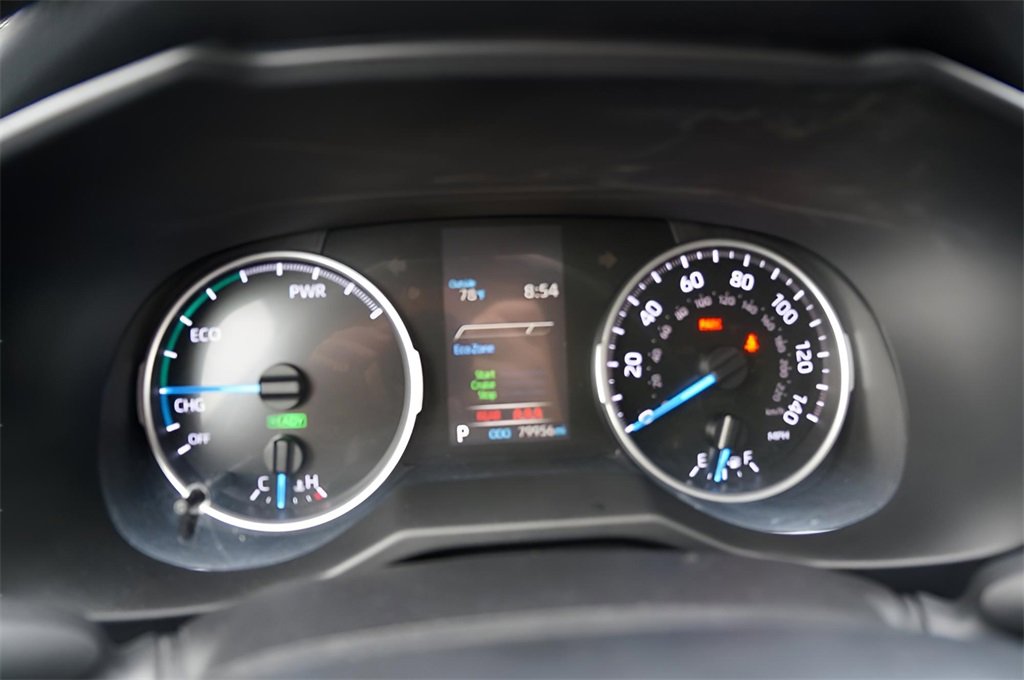 Used 2021 Toyota RAV4 LE image 17