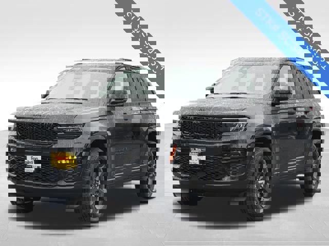 New 2025 Jeep Grand Cherokee Limited w/ Black Appearance Package AWD/4WD image 3