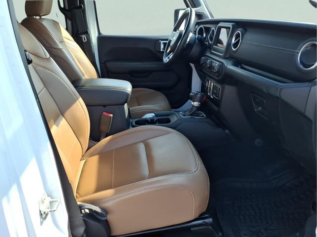 Used 2020 Jeep Gladiator Overland w/ Cold Weather Group image 23
