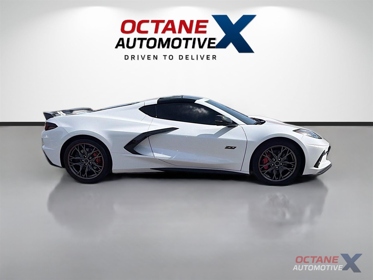 Used 2023 Chevrolet Corvette Stingray Premium Cpe w/ Z51 Performance Package RWD image 8