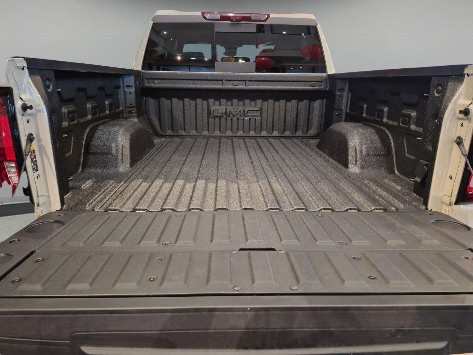 New 2026 GMC Sierra 1500 AT4 w/ AT4 Premium Package AWD/4WD image 20