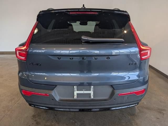New 2026 Volvo XC40 B5 Ultra w/ Protection Package Premier AWD/4WD image 4