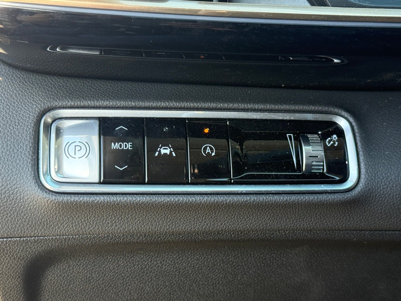 Used 2025 Buick Envision Avenir AWD/4WD image 23