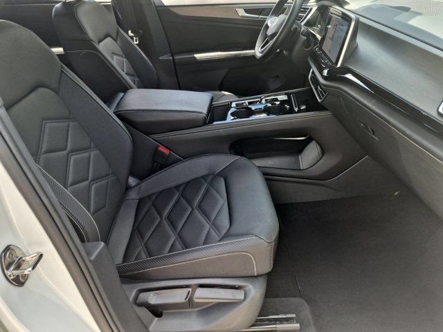 Used 2025 Volkswagen Atlas Cross Sport SE FWD image 30