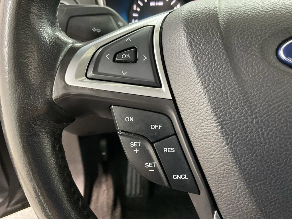 Used 2015 Ford Fusion SE w/ Equipment Group 201A FWD image 9