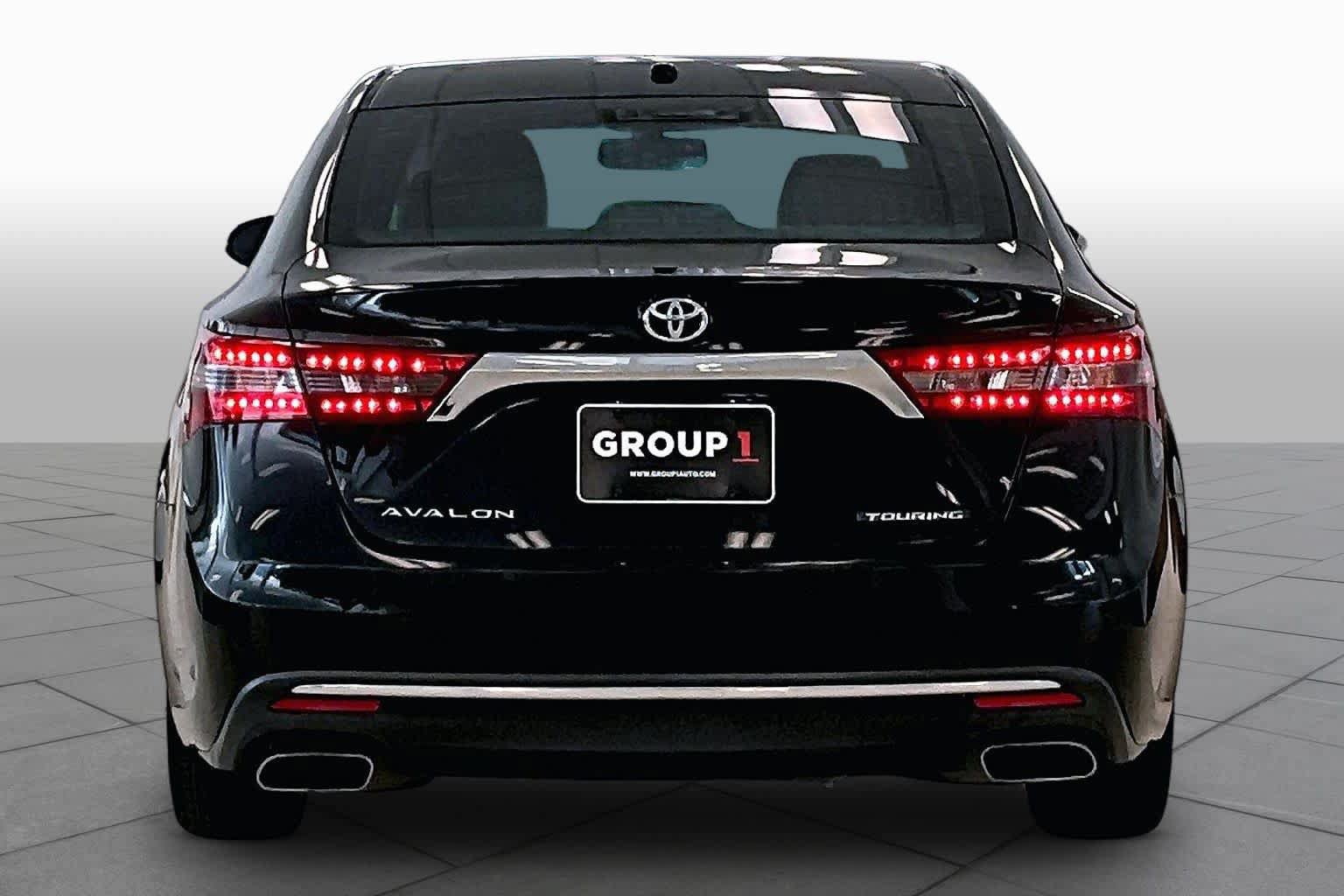 Used 2016 Toyota Avalon Touring FWD image 4