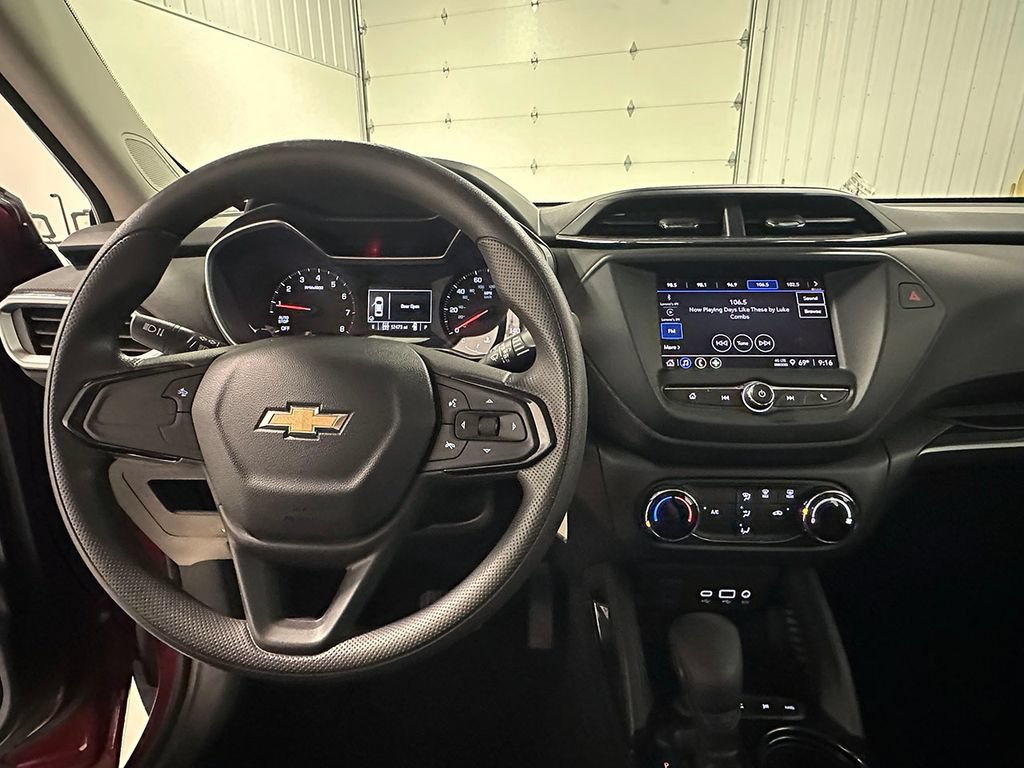 Used 2022 Chevrolet TrailBlazer LS AWD/4WD image 33