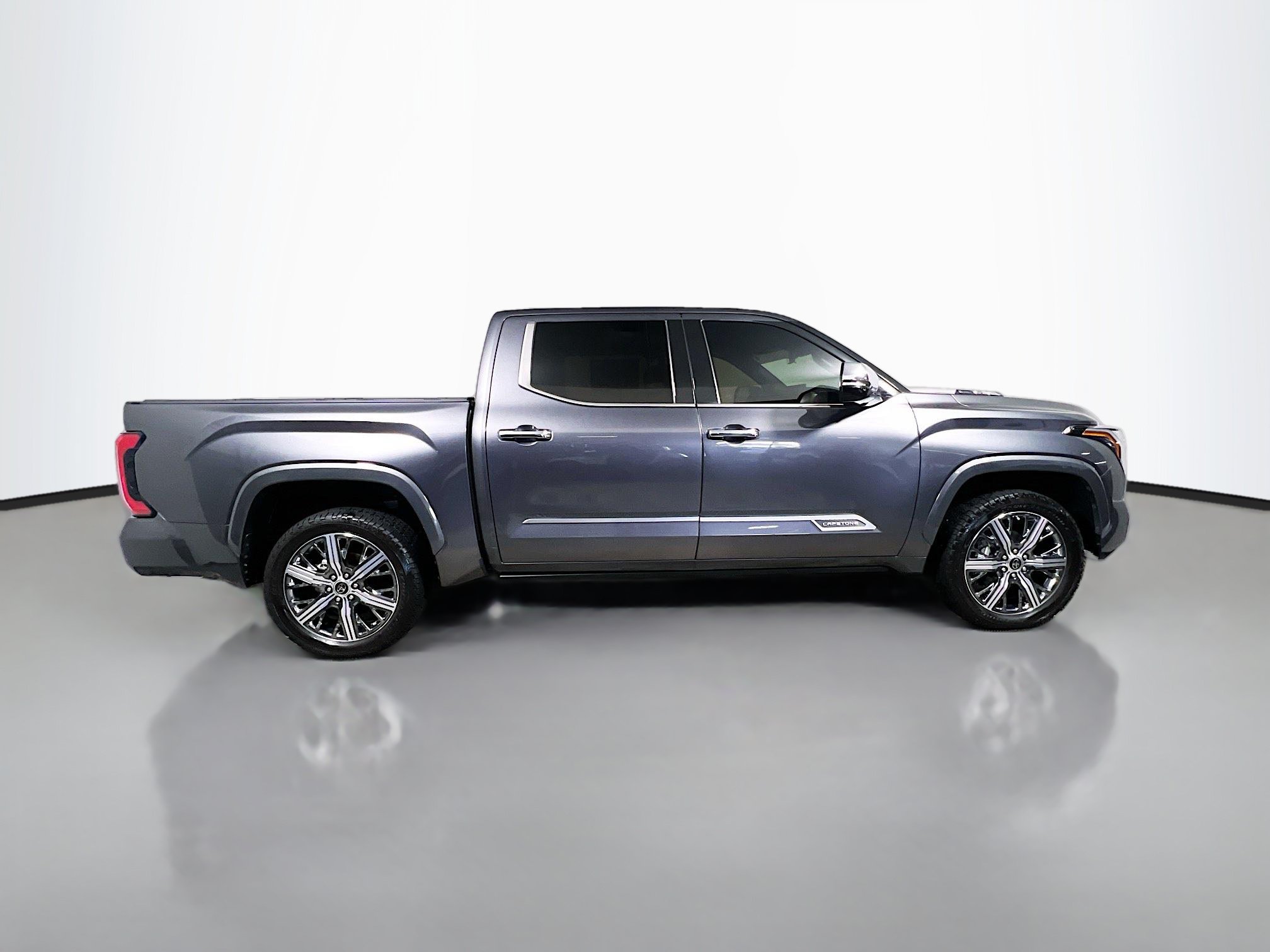 Used 2023 Toyota Tundra Capstone AWD/4WD image 3